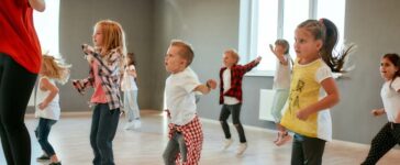 Kinder beim Tanzen