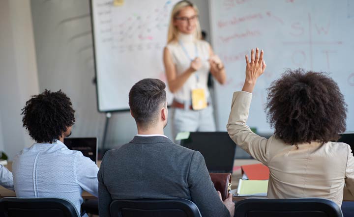 Neben der Arbeit weiterbilden