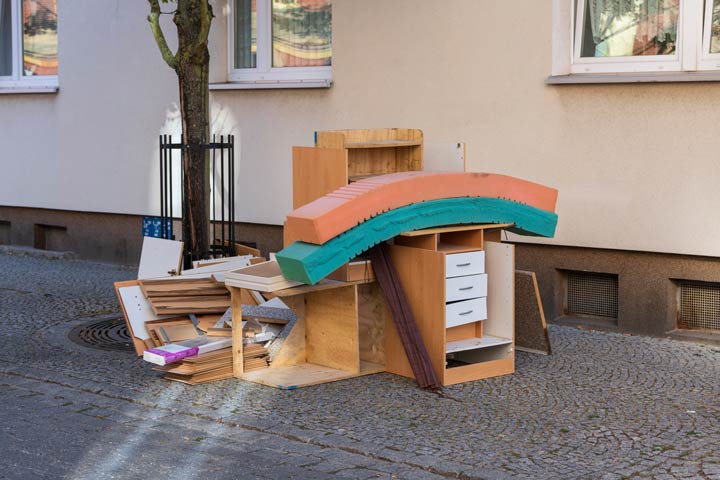 Sperrmüll an der Straße