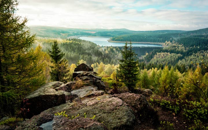 Wandern im Höllengrund Tal