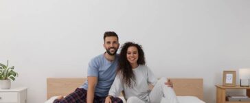 Warum Paare immer öfter auf größere Matratzen umsteigen